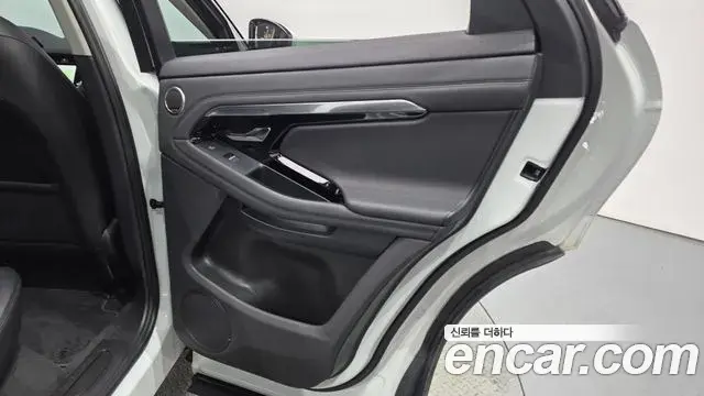 Land Rover Range Rover Evoque 2022 — Şəkil 29/36