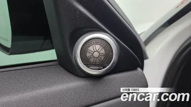 Land Rover Range Rover Evoque 2022 — Şəkil 33/36