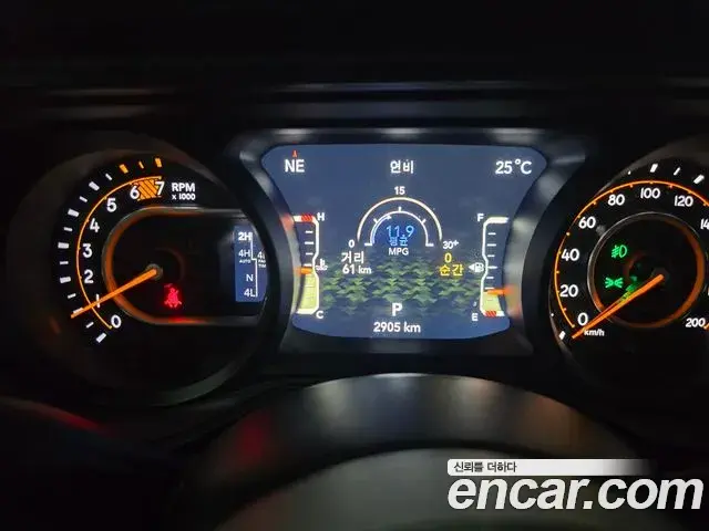 Jeep Wrangler 2025 — Photo 15/20