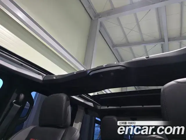 Jeep Wrangler 2025 — Photo 18/20