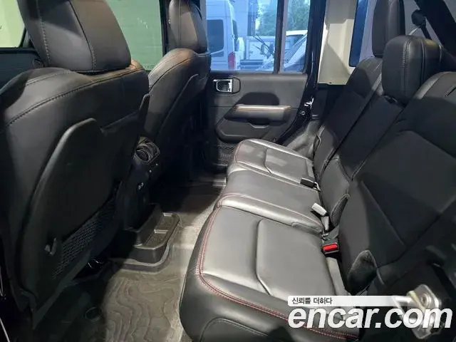 Jeep Wrangler 2025 — Photo 14/20