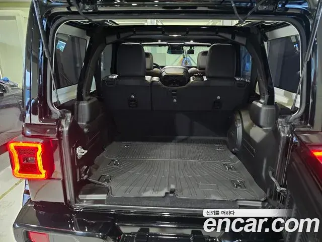 Jeep Wrangler 2025 — Photo 2/20