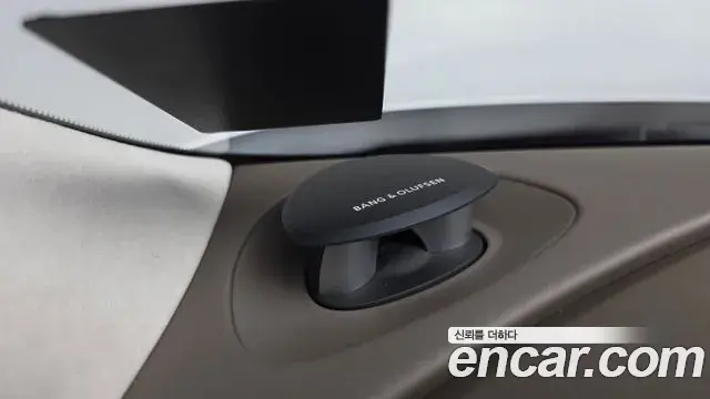 Genesis G90 2024 — Photo 37/46