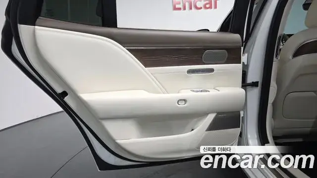 Genesis G90 2024 — Photo 14/46