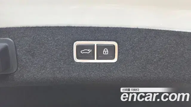 Genesis G90 2024 — Photo 15/46