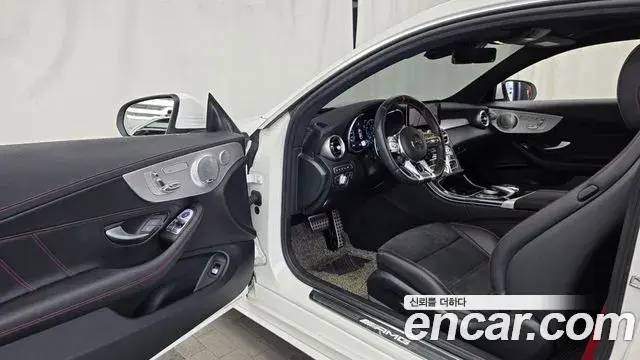 Mercedes-Benz C-Class 2021 — ფოტო 30/35