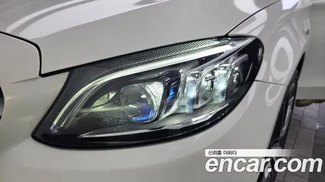 Mercedes-Benz C-Class 2021 — ფოტო 7/35