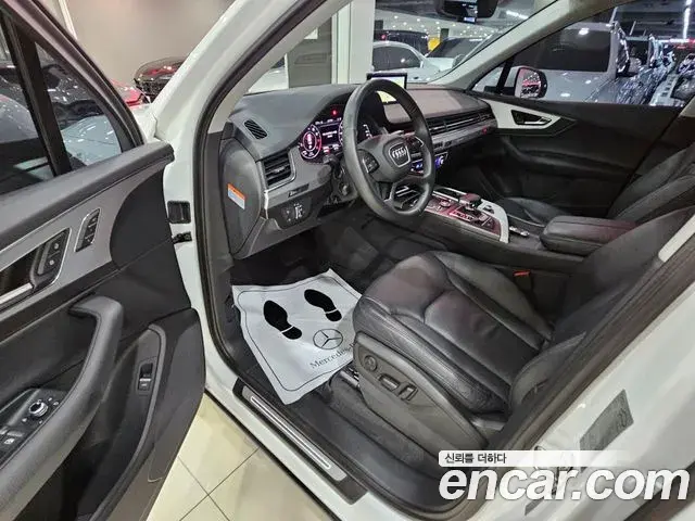 Audi Q7 2019 — Фото 9/20