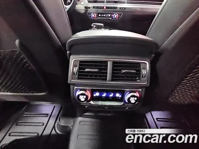 Audi Q7 2019 — Фото 14/20