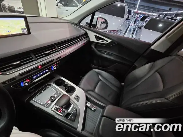 Audi Q7 2019 — Фото 16/20