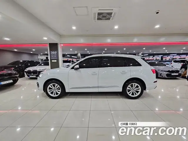 Audi Q7 2019 — Фото 19/20