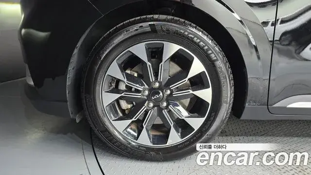 Kia Carnival 2023 — Фото 5/20