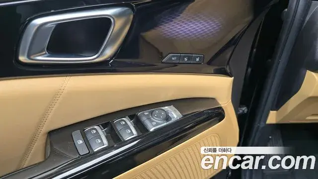 Kia Carnival 2023 — Фото 13/20