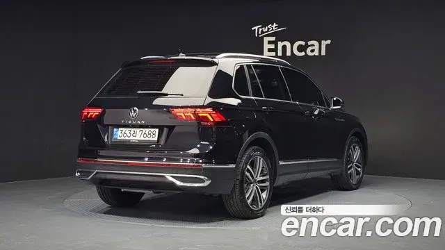 Volkswagen Tiguan 2021 — ფოტო 30/32