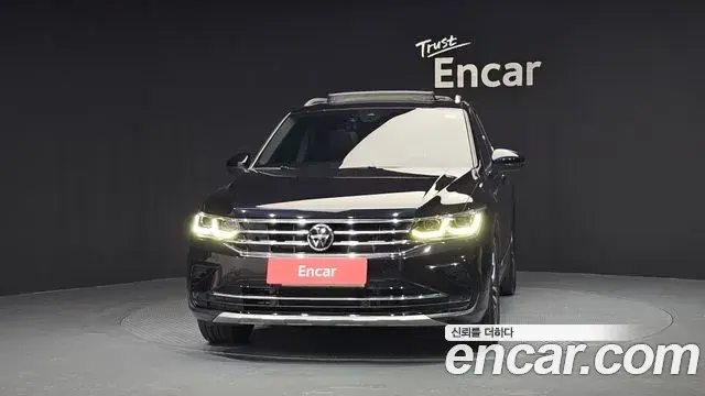 Volkswagen Tiguan 2021 — ფოტო 21/32