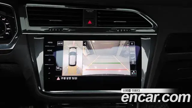 Volkswagen Tiguan 2021 — ფოტო 24/32