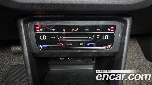 Volkswagen Tiguan 2021 — ფოტო 18/32