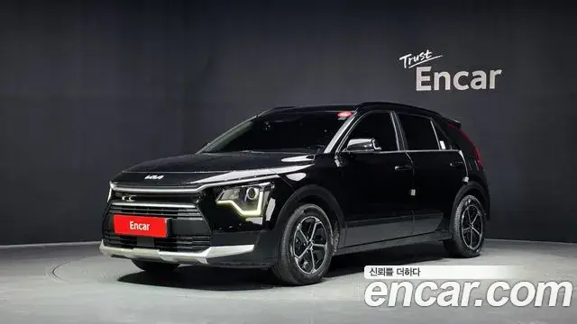 Kia Niro 2022 — Фото 1/20