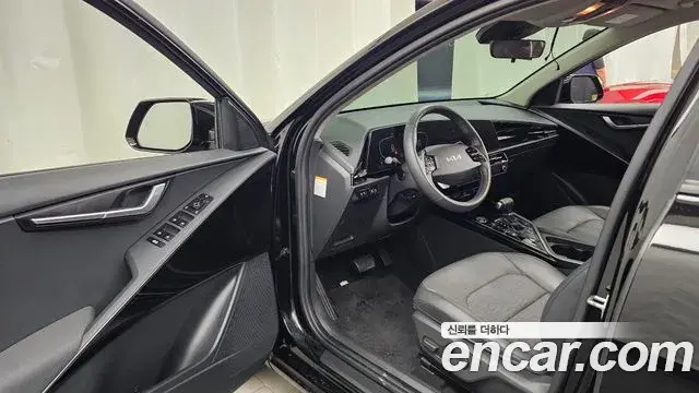 Kia Niro 2022 — Фото 10/20
