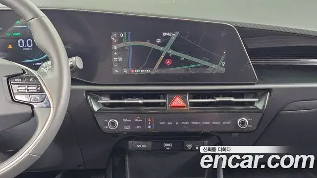 Kia Niro 2022 — Фото 12/20