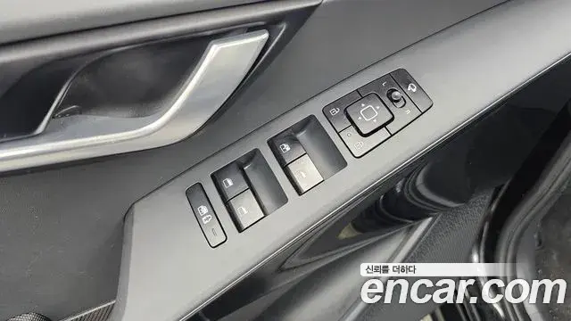 Kia Niro 2022 — Фото 15/20