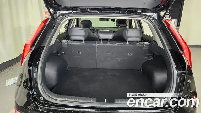 Kia Niro 2022 — Фото 20/20