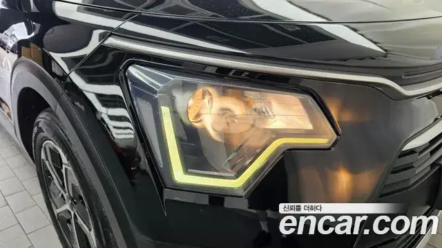 Kia Niro 2022 — ფოტო 26/30