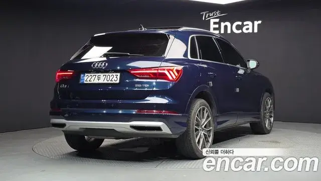 Audi Q3 2020 — Фото 1/20