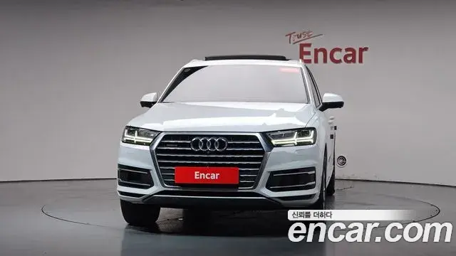 Audi Q7 2019 — Фото 3/20