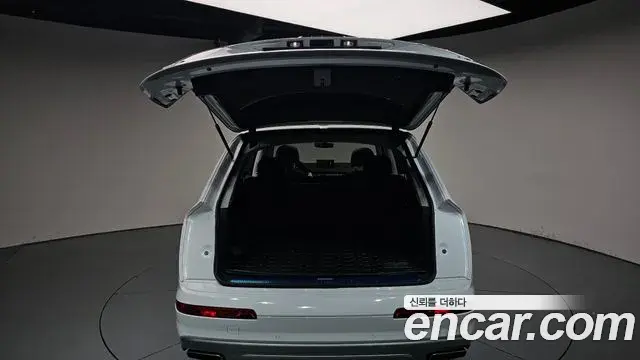 Audi Q7 2019 — Фото 20/20