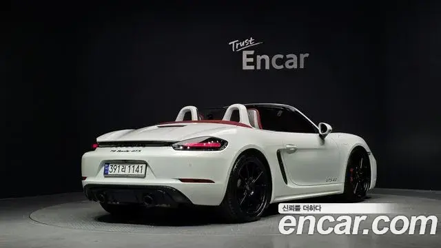 Porsche 718 Boxster 2024 — Фото 1/20