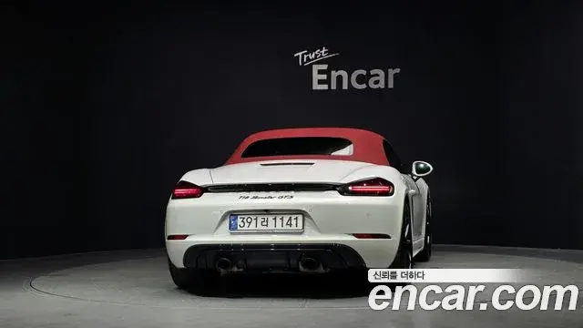 Porsche 718 Boxster 2024 — Фото 3/20