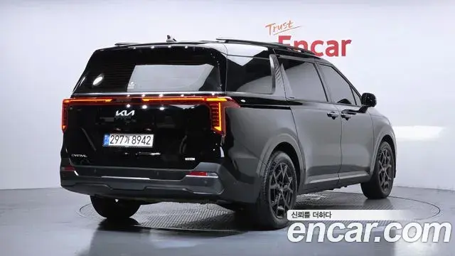 Kia Carnival 2024 — ფოტო 2/20