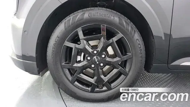 Kia Carnival 2024 — ფოტო 17/20
