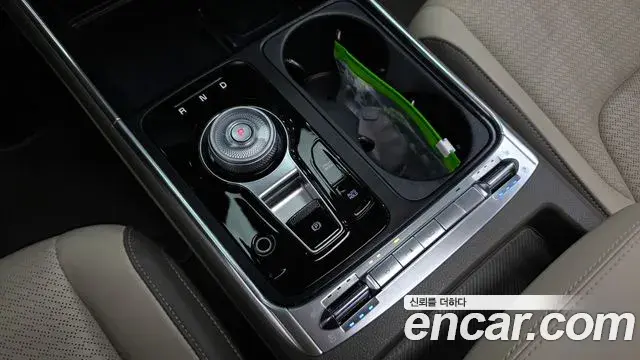 Kia Carnival 2024 — ფოტო 8/20