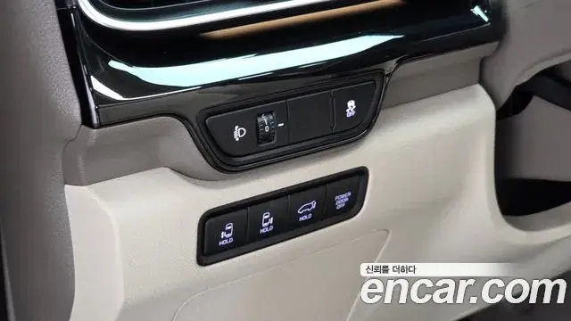 Kia Carnival 2024 — ფოტო 4/20