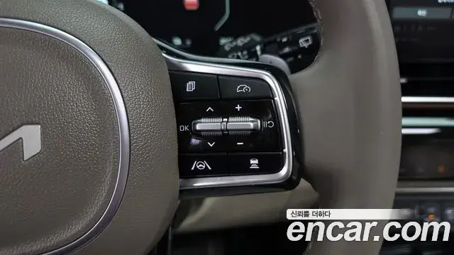 Kia Carnival 2024 — ფოტო 6/20