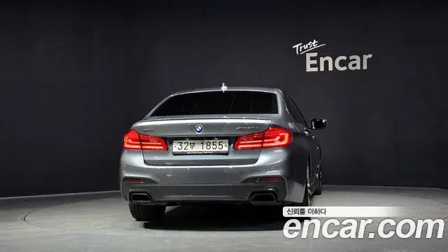 BMW 5 Series 2018 — ფოტო 10/31