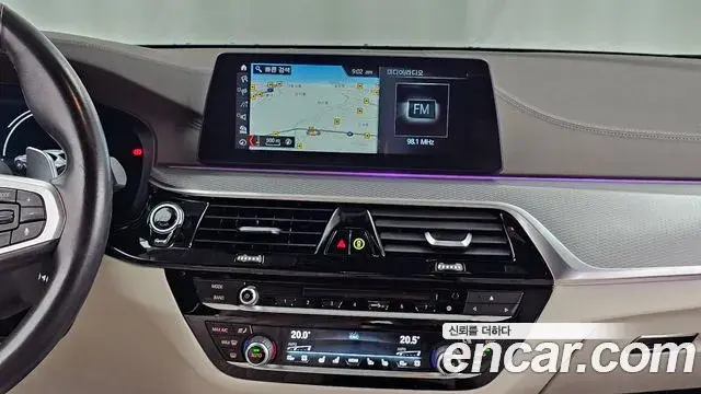 BMW 5 Series 2018 — ფოტო 15/31