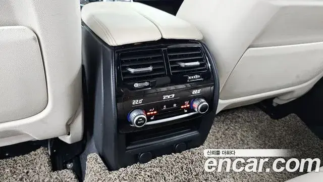 BMW 5 Series 2018 — ფოტო 20/31