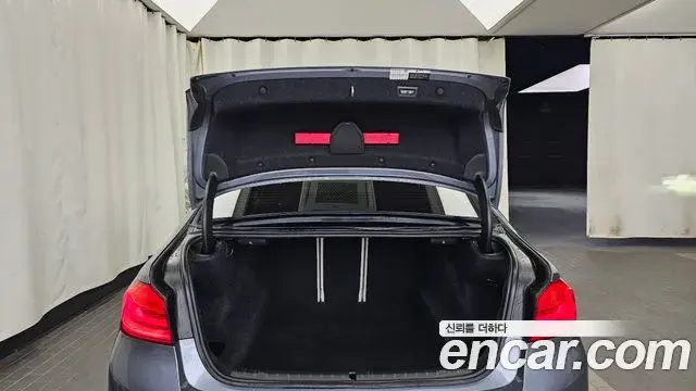 BMW 5 Series 2018 — ფოტო 9/31