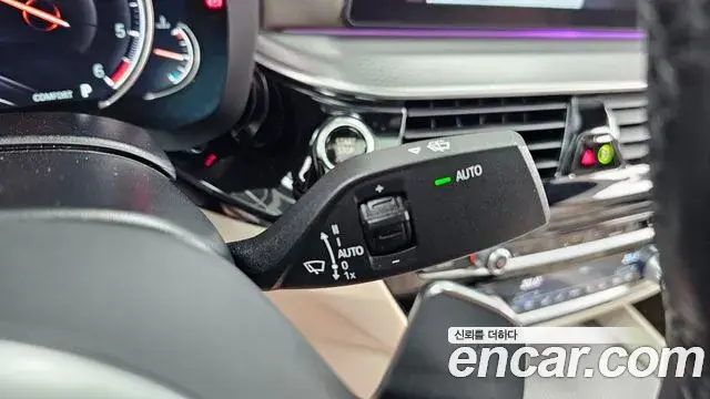BMW 5 Series 2018 — ფოტო 18/31