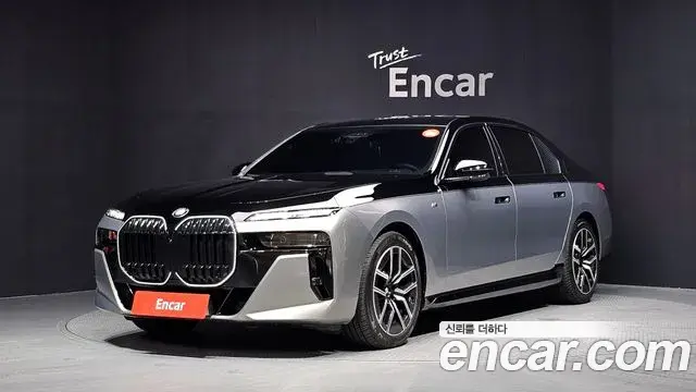 BMW 7 Series 2022 — ფოტო 31/34