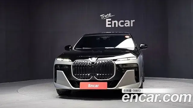 BMW 7 Series 2022 — ფოტო 22/34