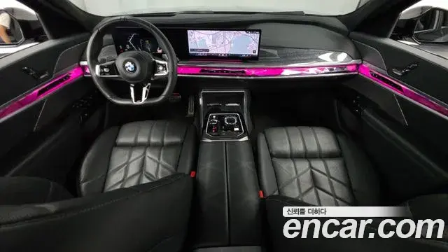 BMW 7 Series 2022 — ფოტო 29/34