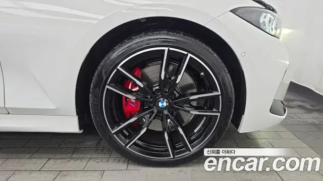 BMW 3 Series 2025 — ფოტო 32/35