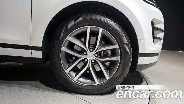 Land Rover Range Rover Evoque 2024 — Фото 5/19