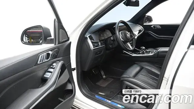BMW X7 2022 — ფოტო 19/19