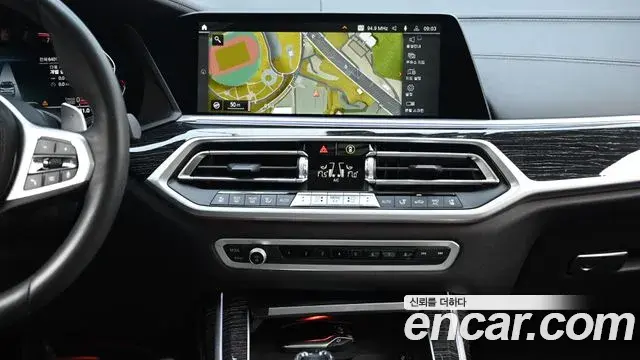 BMW X7 2022 — ფოტო 13/19