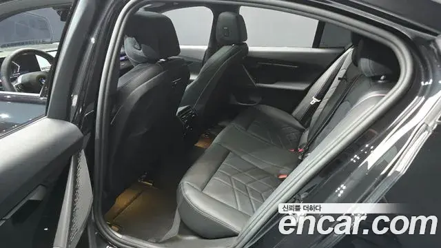 BMW 5 Series 2025 — Şəkil 3/20